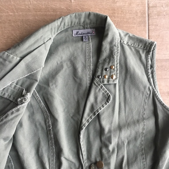 Olive Green Safari Vest - Picture 3 of 5